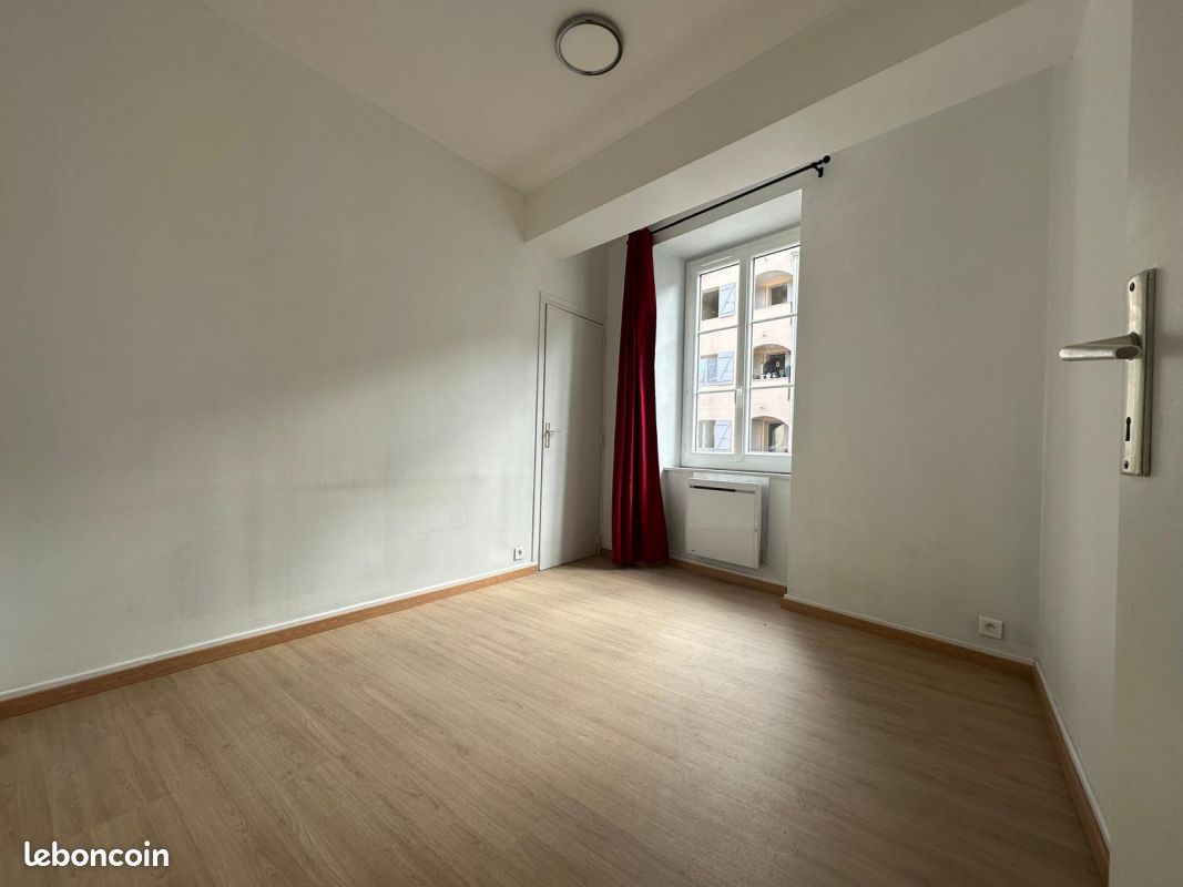 Appartement a louer villefranche-sur-saone - 2 pièce(s) - 46 m2 - Surfyn