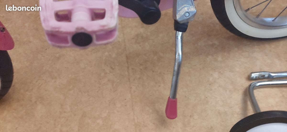 Idée cadeau noël , vélo 16 pouces decathlon doctogirl excellent état