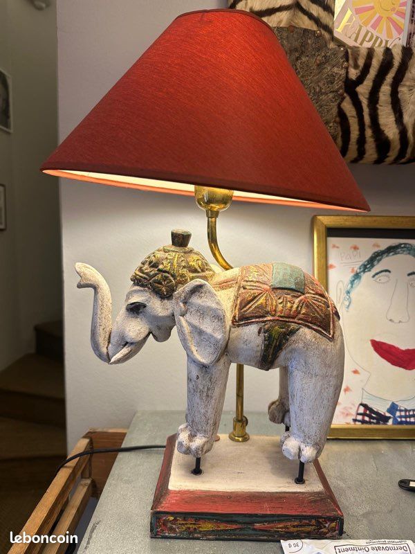 Lampe Art Déco à l'Éléphant XXème siècle