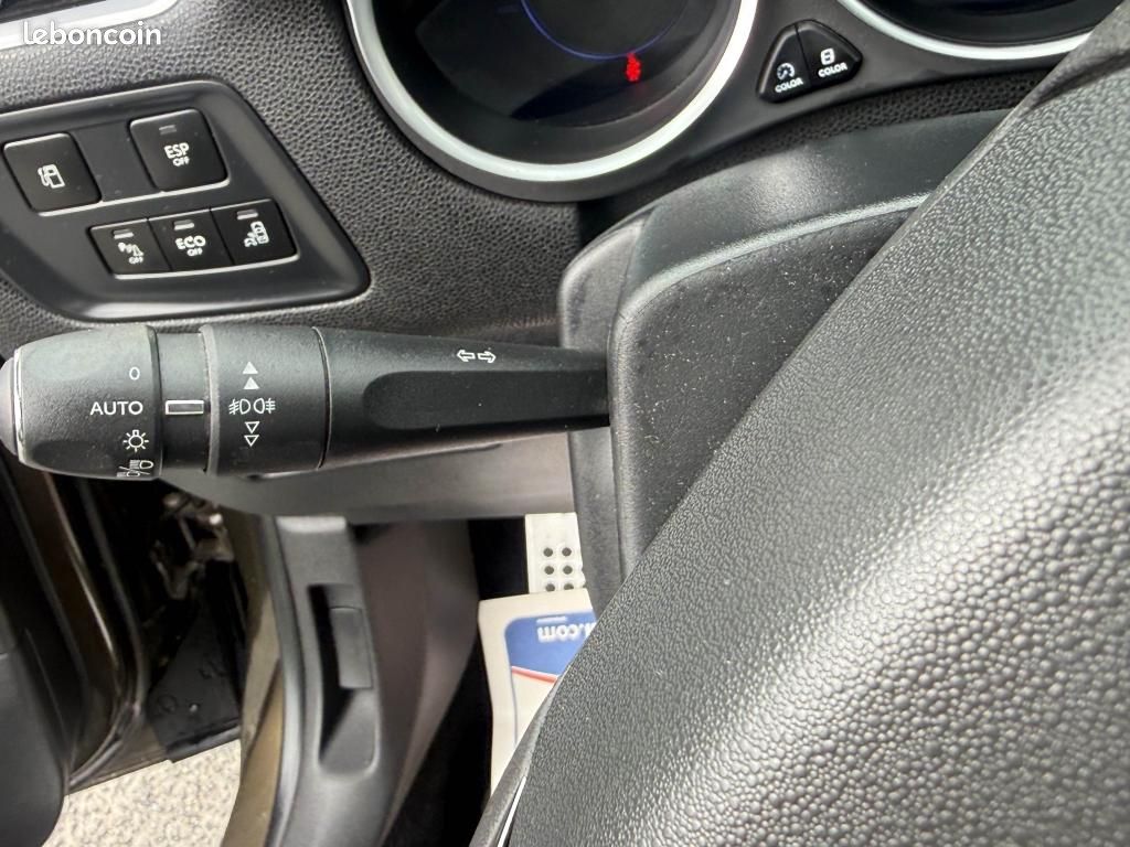 DS DS4 1.6 e-HDi FAP - 115 So Chic clim + Radar AR (image 46)