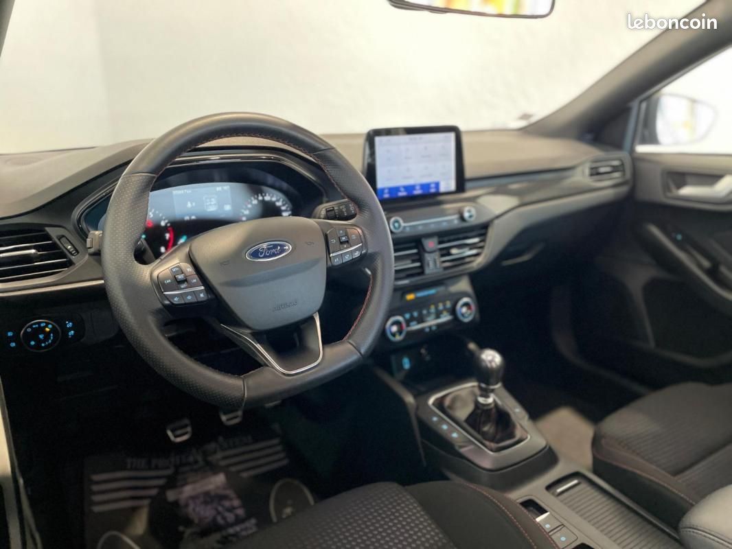 Ford Focus 1.0 EcoBoost 125 S&S ST Line (image 12)