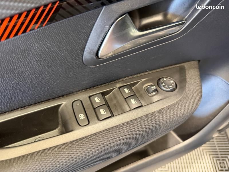 Peugeot 208 1.2 PureTech 100ch S&S Active Pack 118g (image 15)
