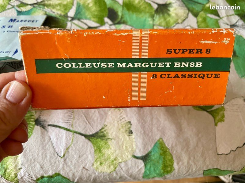 Revue 8129 Ancienne Colleuse pour film Super 8 (Réf#F-729