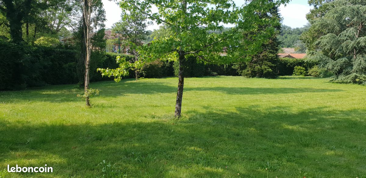 Vente directe propriétaire – Terrain à bâtir 918 m² dans le parc du Château · à Saint-Lieux-lès-Lavaur · 79 900 €
