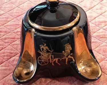 Ancienne pipe à couvercle - D'Hier & D'Aujourd'hui