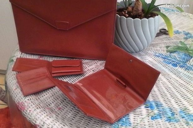 Porte documents + accessoires (image 1)