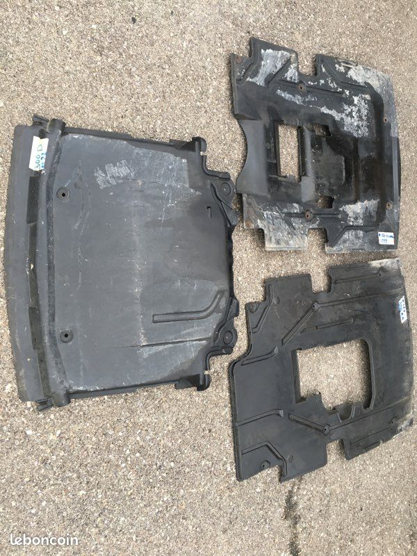 Cache moteur Mercedes W124 - Équipement auto