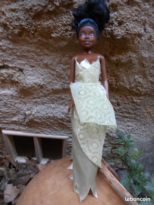 Barbie noire disney TANIA (image 1)