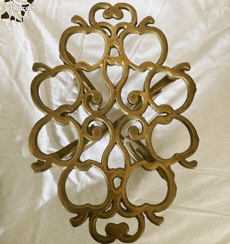 Dessous De Plat Vintage En Laiton Doré - Forme Nœud Élégante