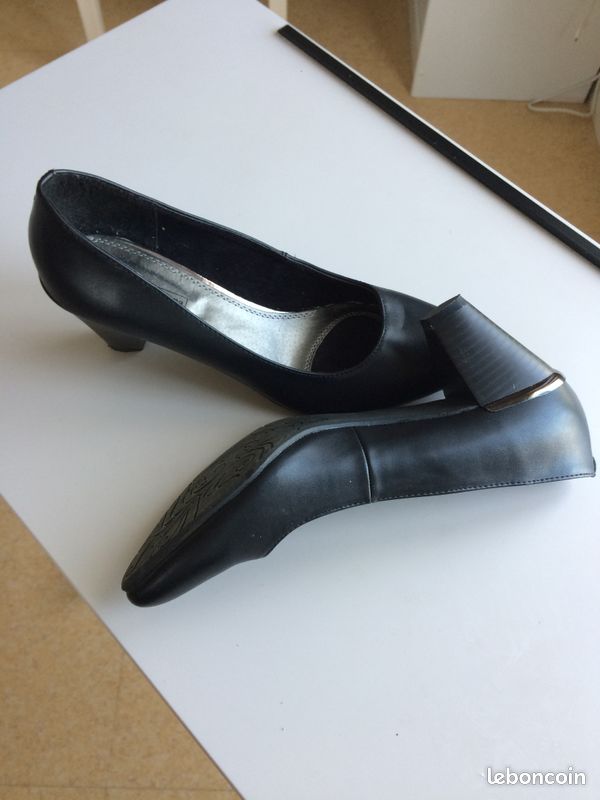 Escarpins noirs, pointure 39 (image 3)