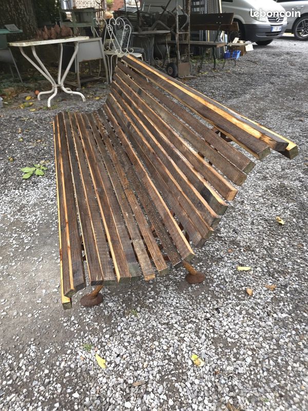 Banc de jardin avec lattes en bois et piètement en fonte (image 2)