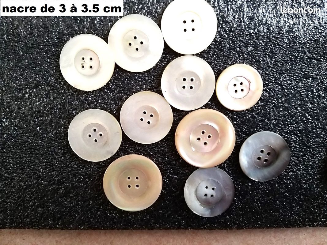 lot de 2 boutons anciens ( 013