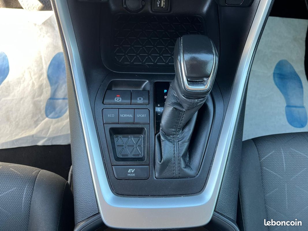 TOYOTA RAV4 HYBRIDE PRO MY23 218 ch 2WD Dynamic Business + Beyond Zero Academy TVA RECUPERABLE (image 24)