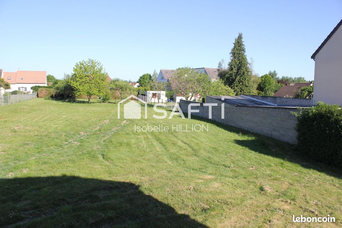 Terrain 1713 m² · à Fitz-James · 1 713 m² · 118 000 €