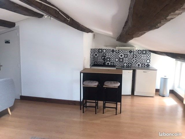 Appartement 1 pièce 13 m² · à Rochefort · 13 m² · 385 €