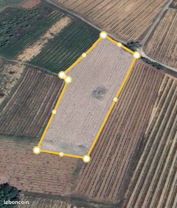 Terrain agricole avec eau  + raccordement électrique a proximité · à Chusclan · 19 900 €