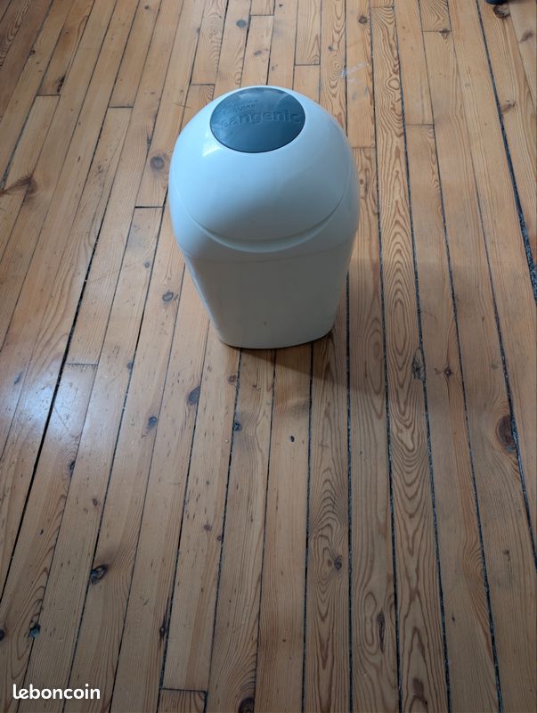 Poubelle à couche tommee Tippee sangenic
sangenic (image 1)