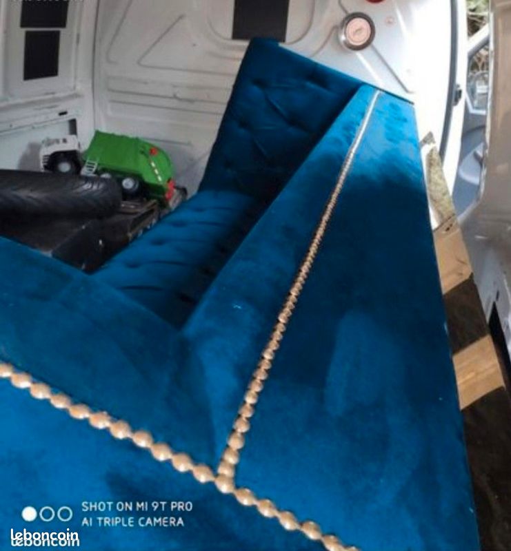 Banquette provenant du cabaret Michou – Paris (image 3)