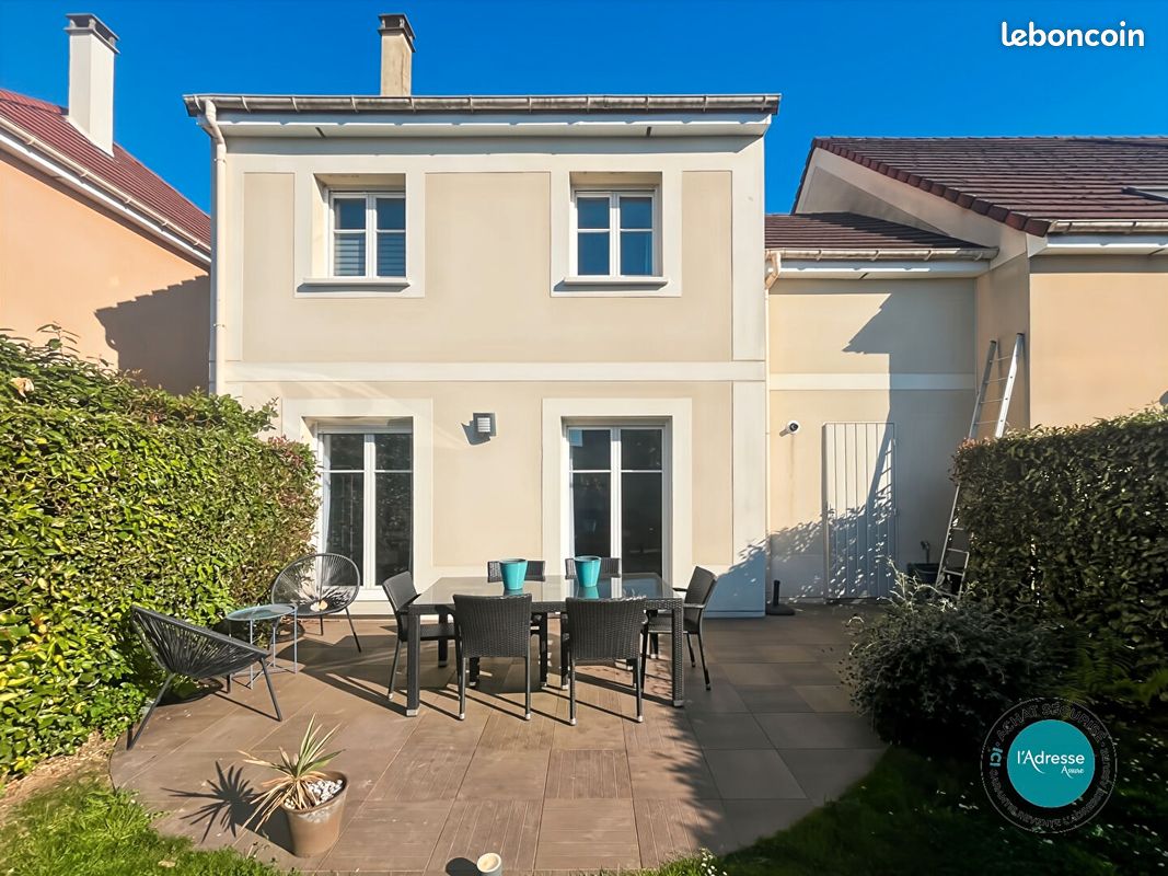 Maison 5 pièces 118 m² · à Lisses · 118 m² · 370 000 €