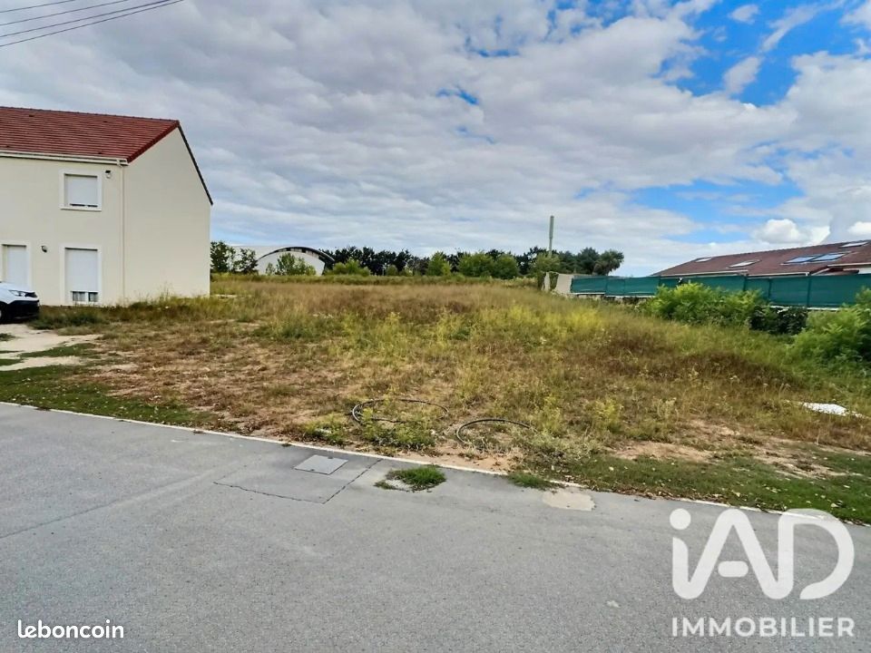 Terrain 565 m² · au Thillay · 221 000 €
