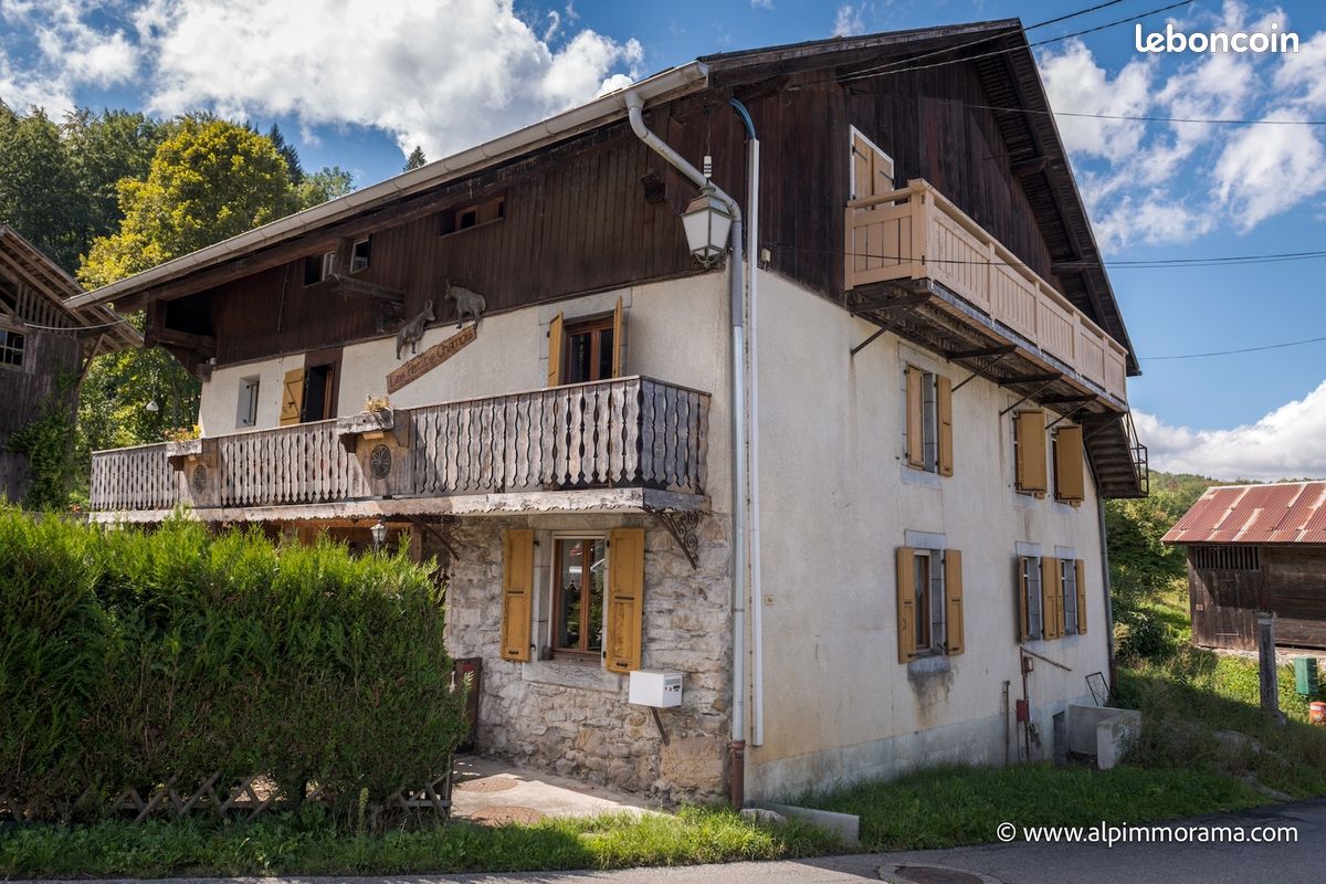 Maison 13 pièces 303 m² · à Samoëns · 303 m² · 860 000 €