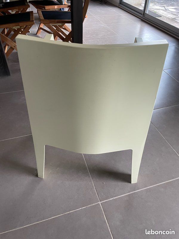 Vendre 2 petits fauteuils jaunes en résine extérieur possible [ trou pour évacuation de l’eau de Conran shop (image 6)