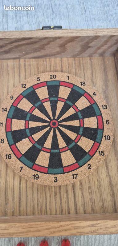 Jeu De Fléchettes Vintage The King Of Arms - Cible + 6 Fléchettes + Armoire En Bois