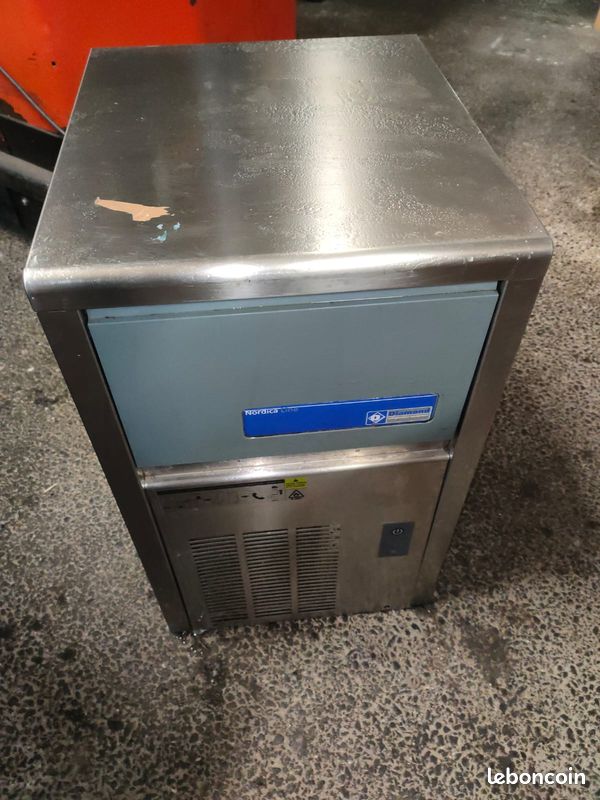 Machine à glaçon (image 1)