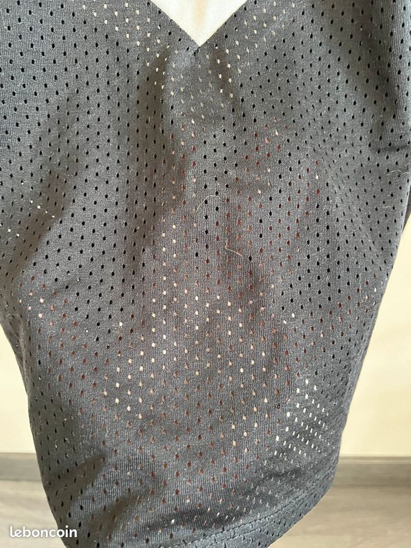 TEE shirt homme imprimé bershka troué taille m (image 2)