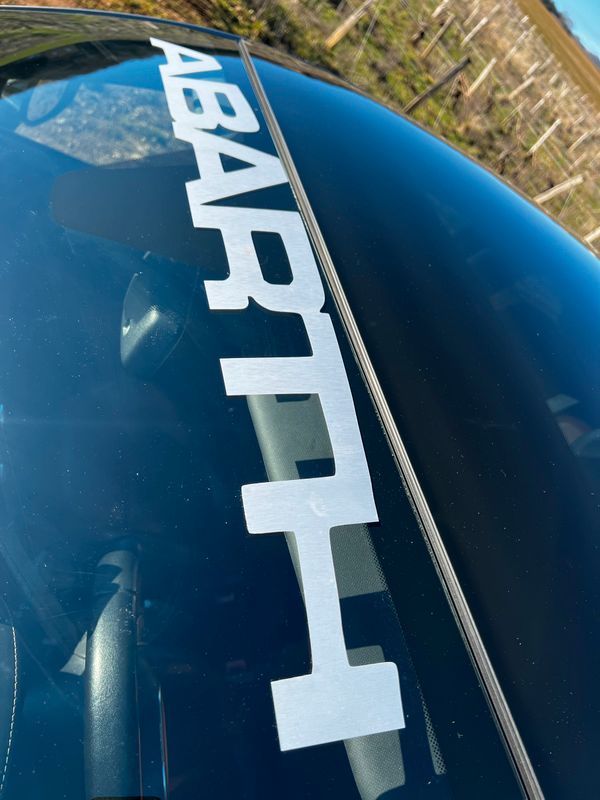 Autocollant Pare-brise ABARTH Noir (Abarth, Fiat 500) - Équipement