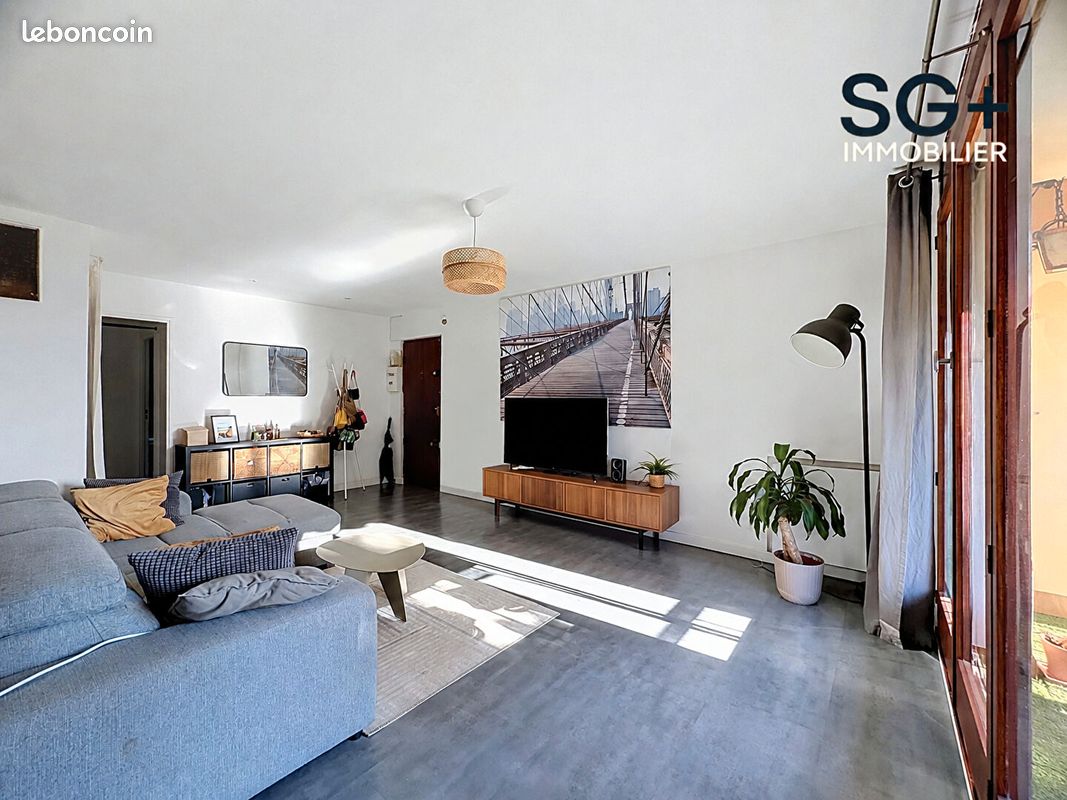 Appartement 3 pièces 67 m² · à Marseille · 67 m² · 210 000 €