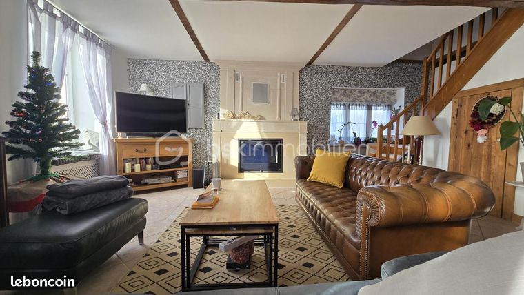 Maison 8 pièces 240 m²
