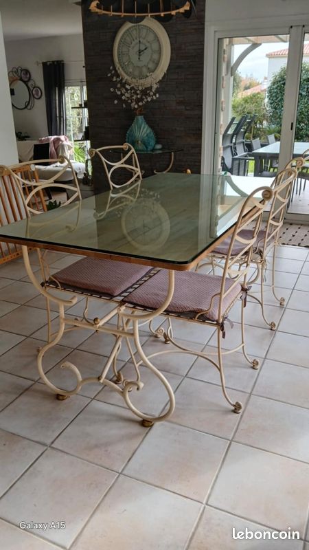 Table et chaises (image 2)