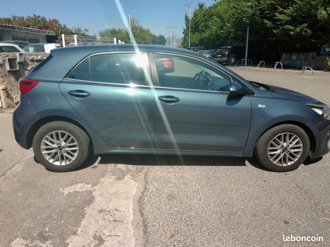 Kia rio IV 1.4 CRDI 90 CONNECT 3/18 208mkm 2°m/france carplay/tel /camera+radar ar/capt pluie+lum/regul/tel/ja15/clim auto/carnet entretien ok/chaine distrib/ (image 4)