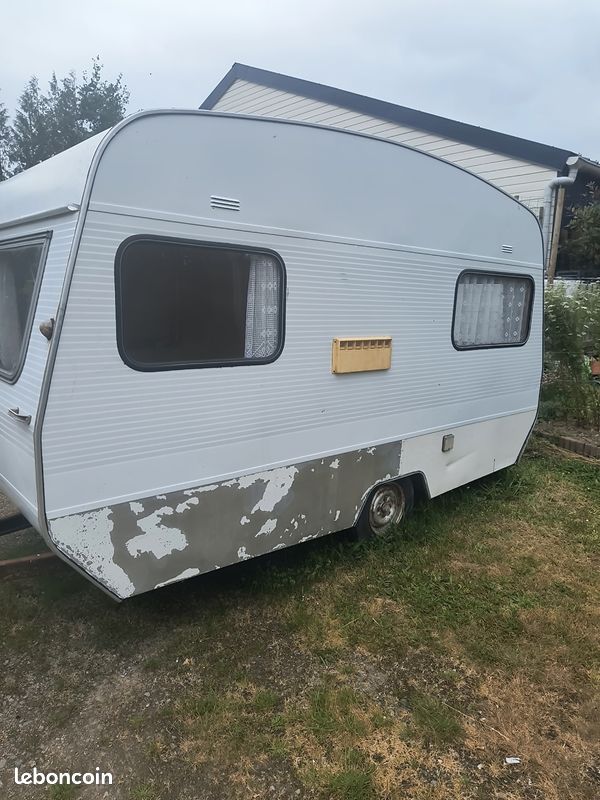 Caravane vintage 1977 (image 3)