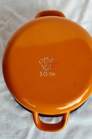 Plat tôle ancien orange vintage Plat tôle ancien orange vintage