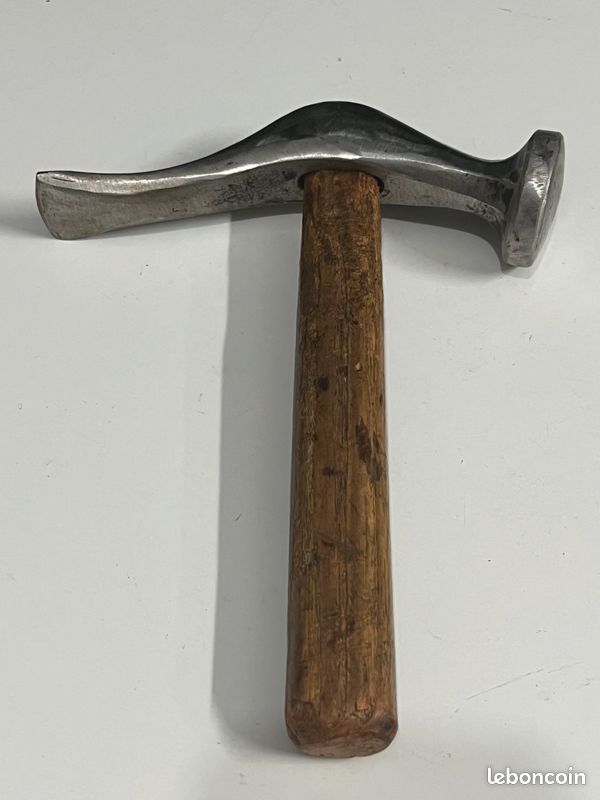 Outils anciens - Rare Marteau à panne arrondie striée 2 têtes à clouter