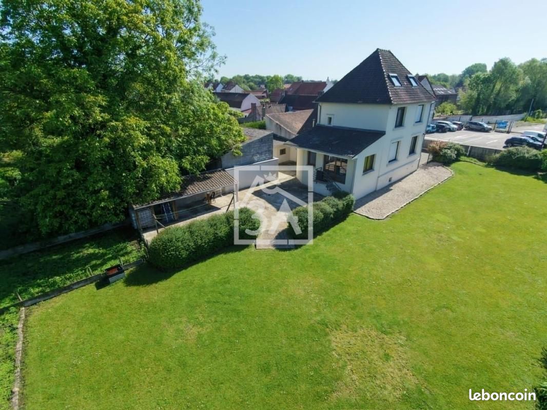 Maison 9 pièces 163 m² · à Annezin · 163 m² · 300 000 €