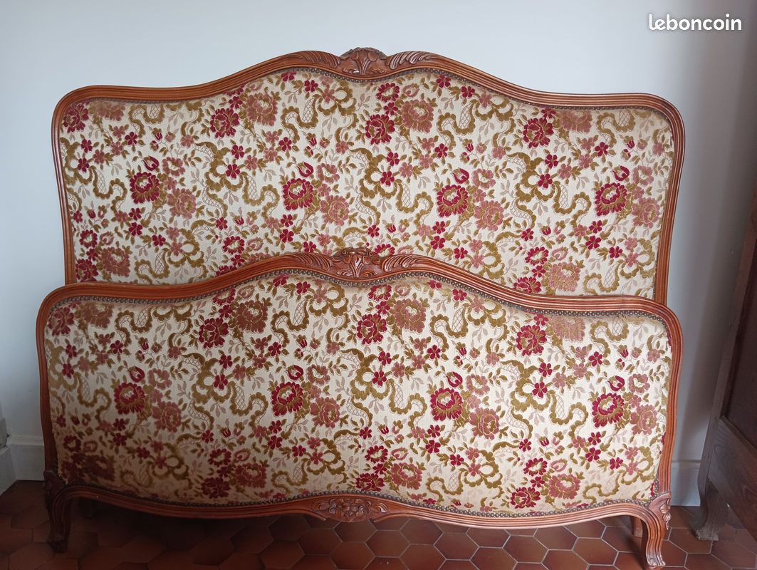 Lit tapissier d'époque + sommier 140 (image 1)