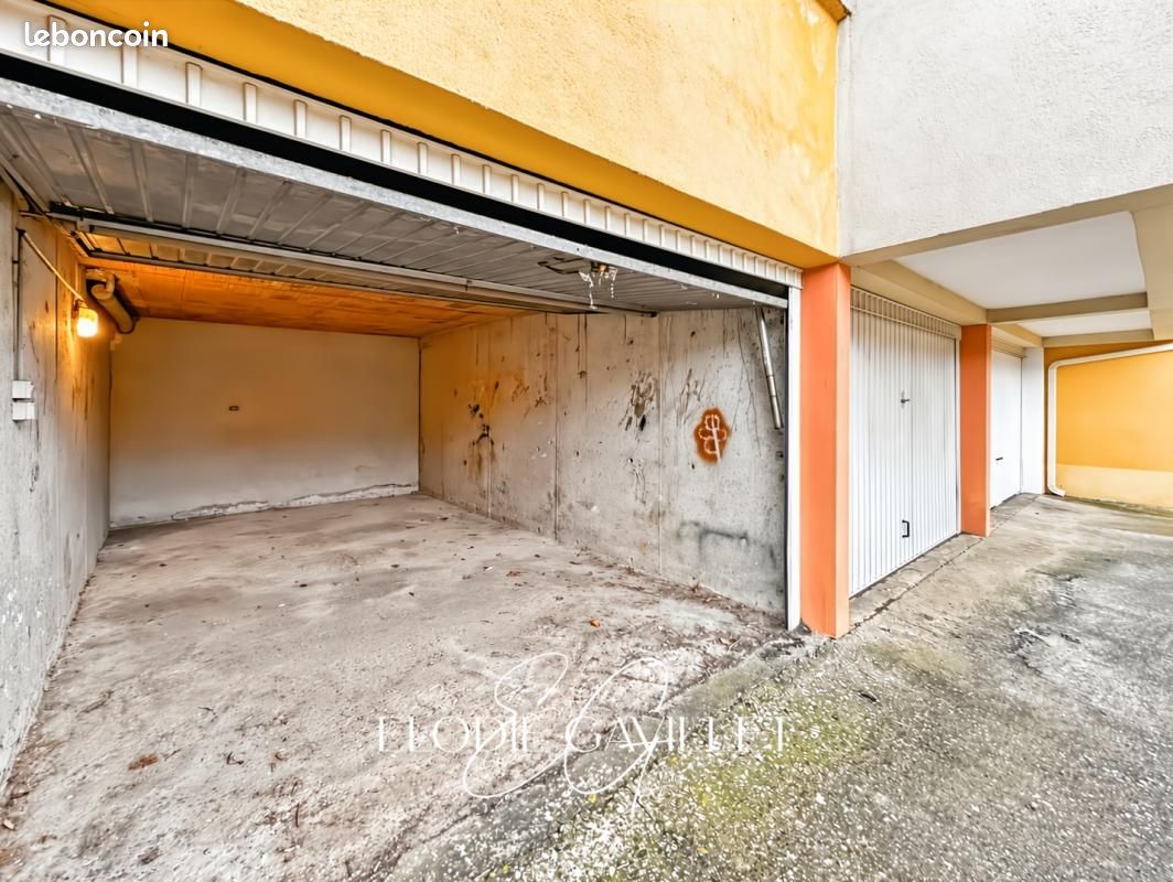 Parking 1 pièce 17 m² · à Carcassonne · 17 m² · 13 990 €