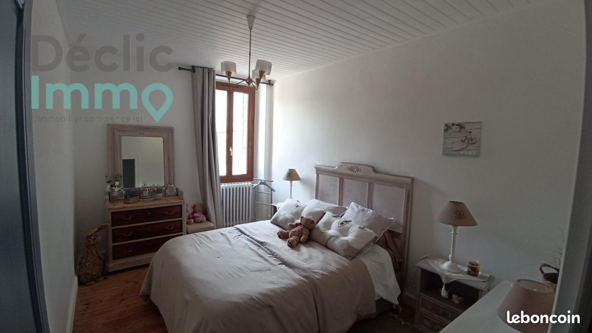 Maison 9 pièces 185 m² - Val-de-Bonnieure 16230 Sainte-Colombe (image principale 6)