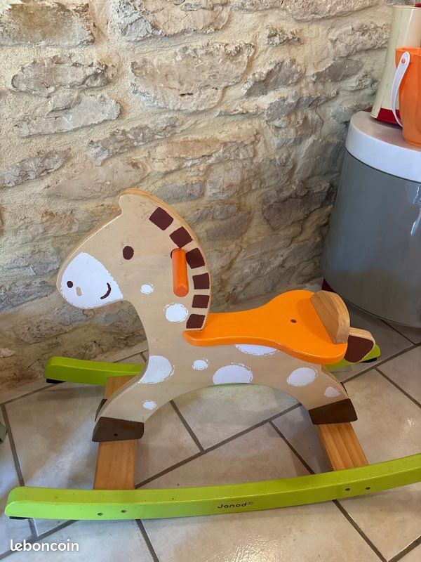 Cheval à bascule (image 1)