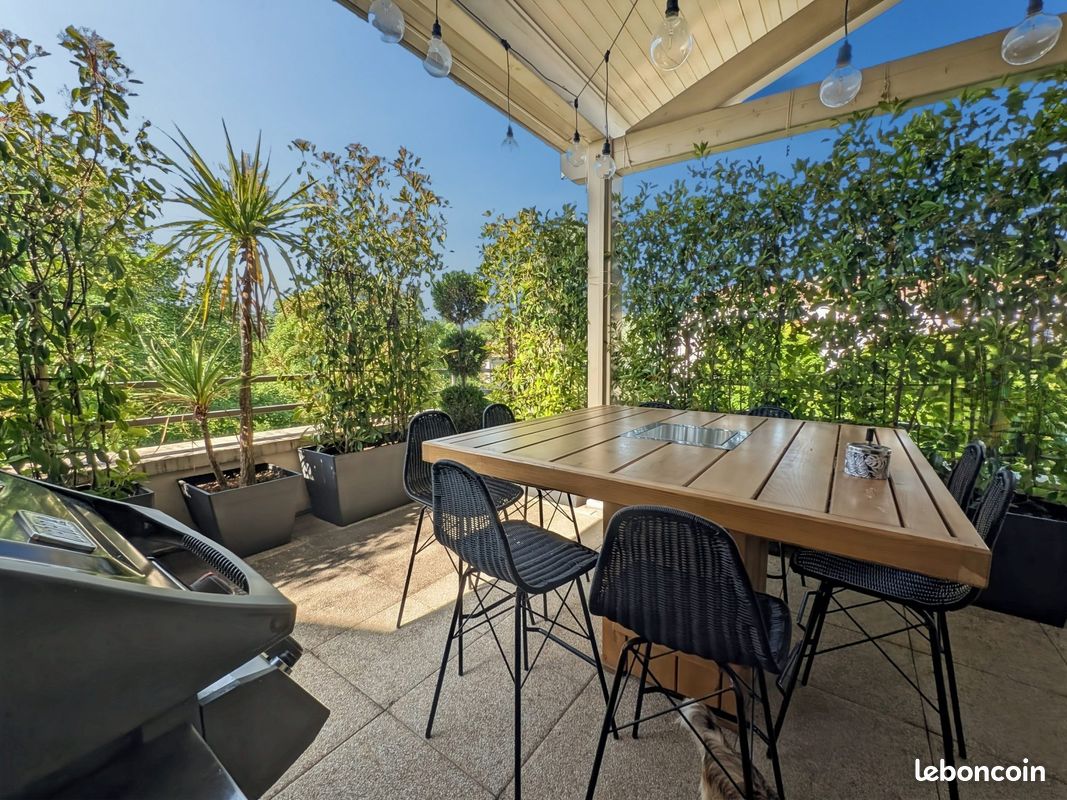 Appartement 7 pièces 142 m² · à Villefranche-sur-Saône · 142 m² · 470 000 €
