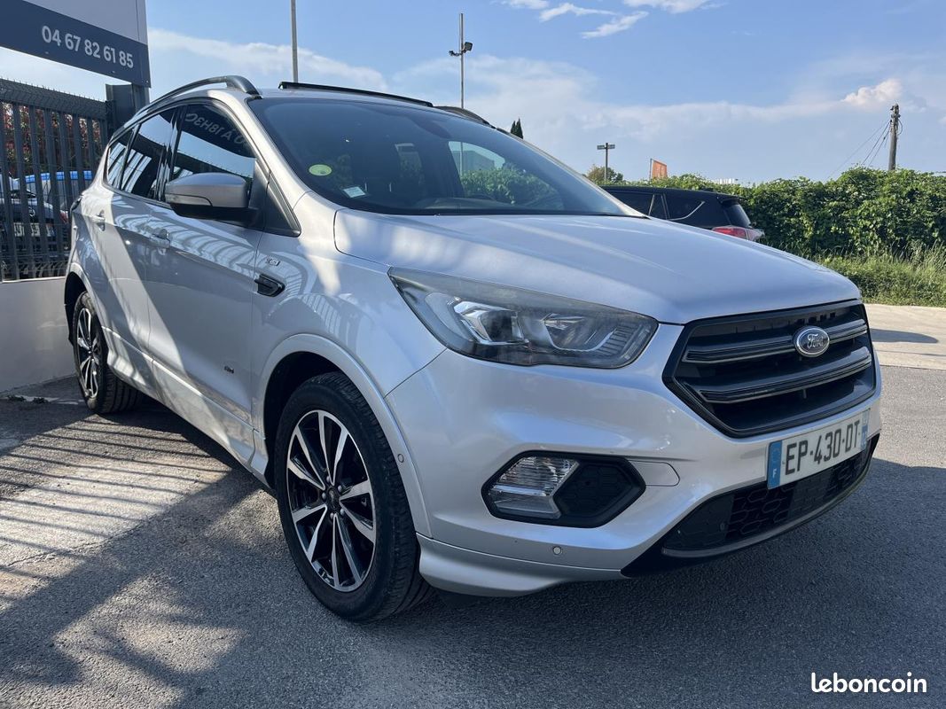 FORD KUGA 2.0 TDCi 180 CV 4x4 2017 ST-Line BOITE AUTO / JANTES ALU / TOIT PANO (image 2)