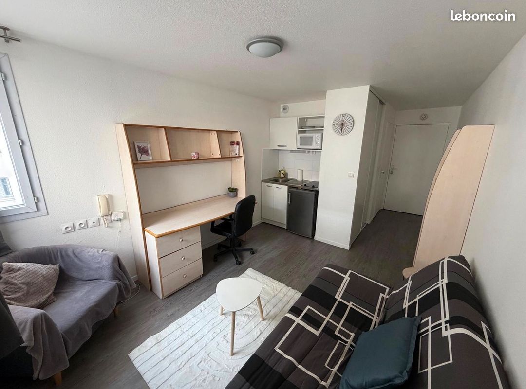 Appartement 19 pièces 19 m² · à Courbevoie · 19 m² · 900 €
