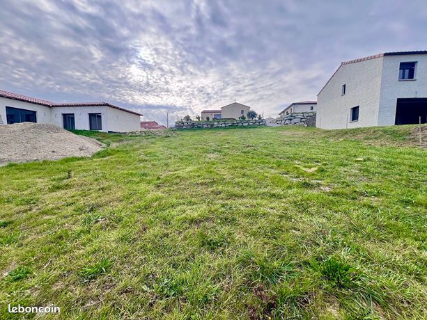 Terrain 647 m² ARZENS