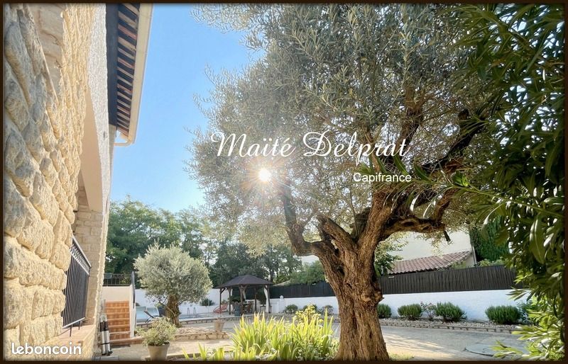 Maison 10 pièces 218 m² · à Carpentras · 218 m² · 398 000 €