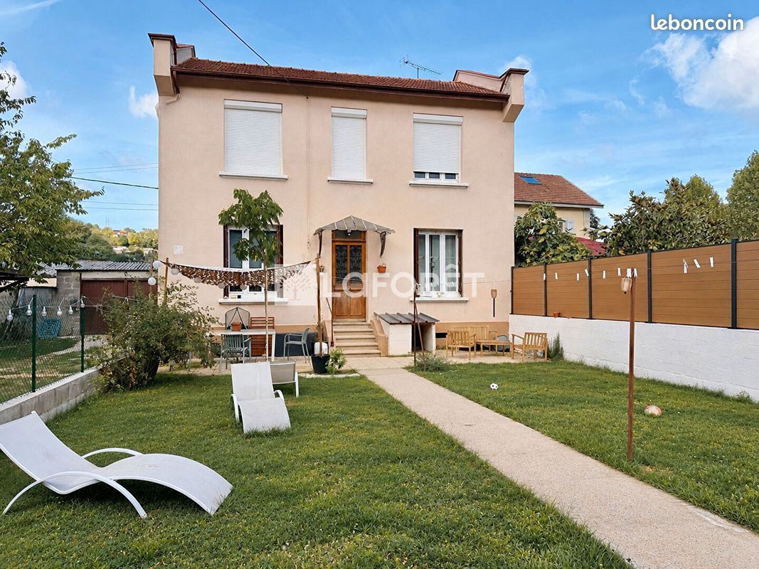 Maison 5 pièces 90 m² · à La Tour-du-Pin · 90 m² · 240 000 €