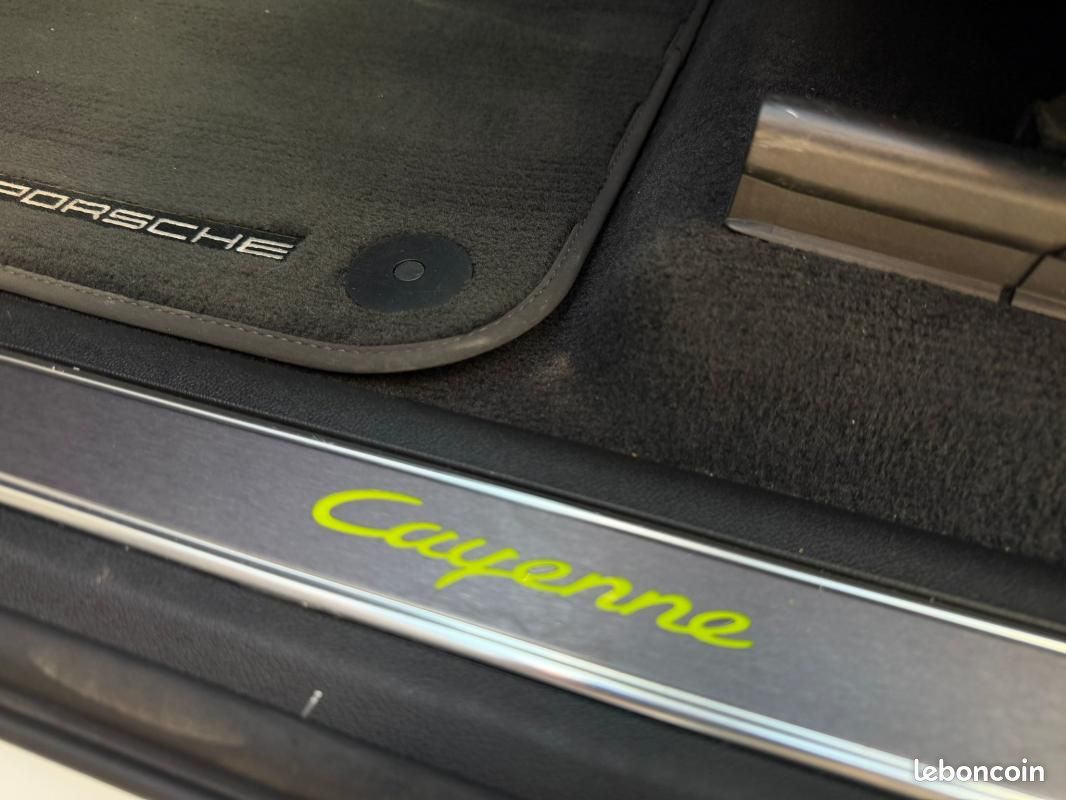 Porsche Cayenne E-Hybrid 3.0 V6 462 ch Tiptronic BVA (image 17)