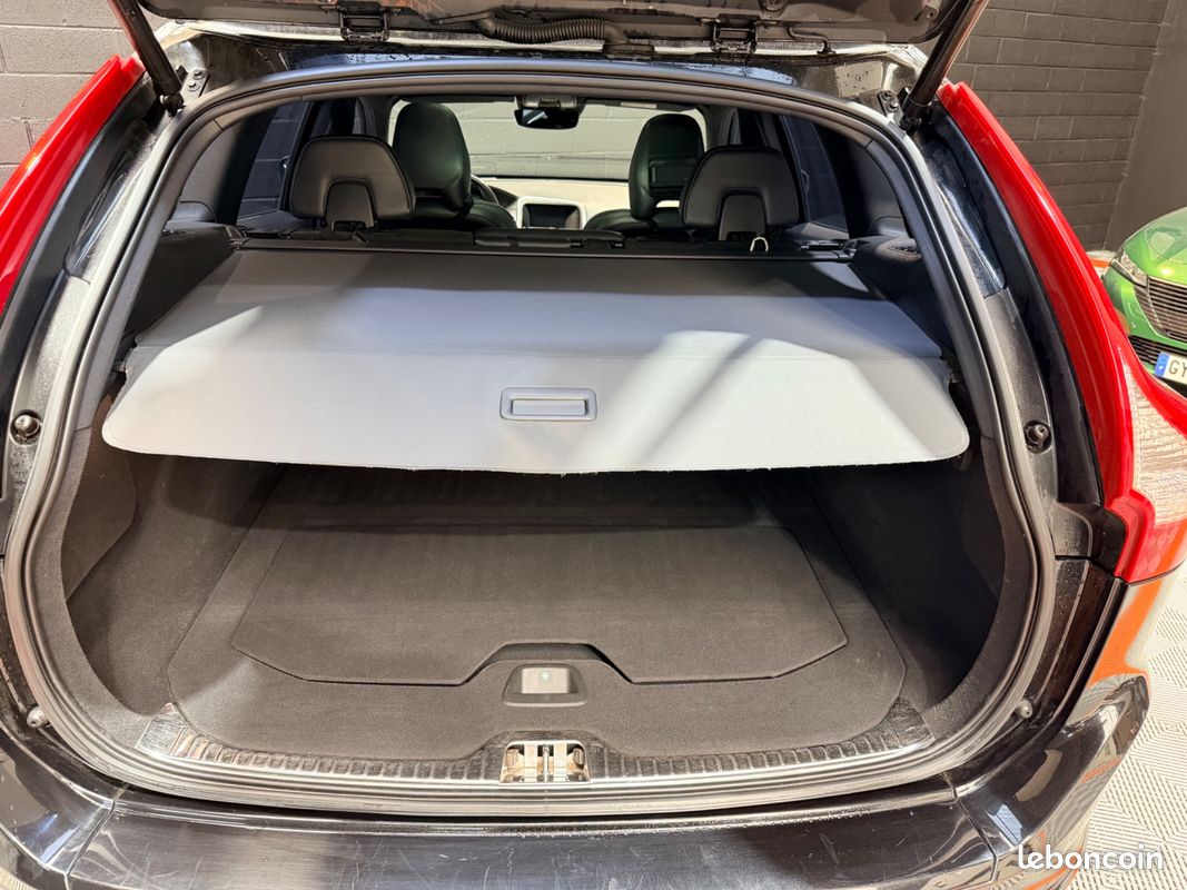 Volvo xc60 d4 190ch xenium + pack r-design-historique volvo-toit ouvrant-régulateur adaptatif-sièges elec (image 40)